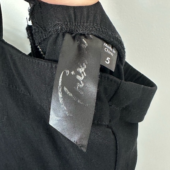 Trixxi Black and White Cross high low - Picture 2 of 3